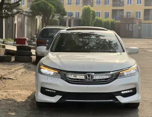 Honda Accord Touring V6 2dr Coupe FWD (3.5L 6cyl 6A) 2017 White