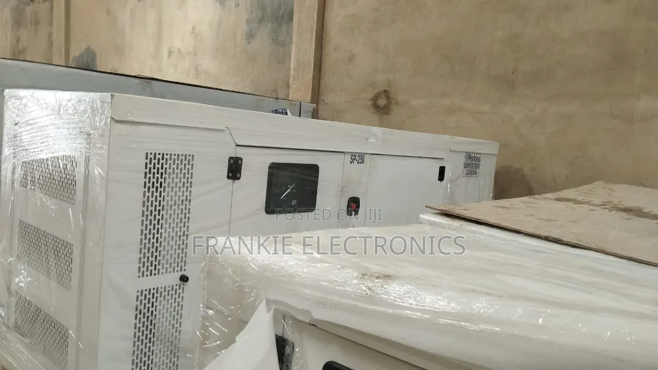 England Standard 250kva Soundproof Generator