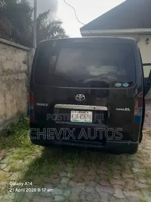 Toyota HiAce 2005 Black