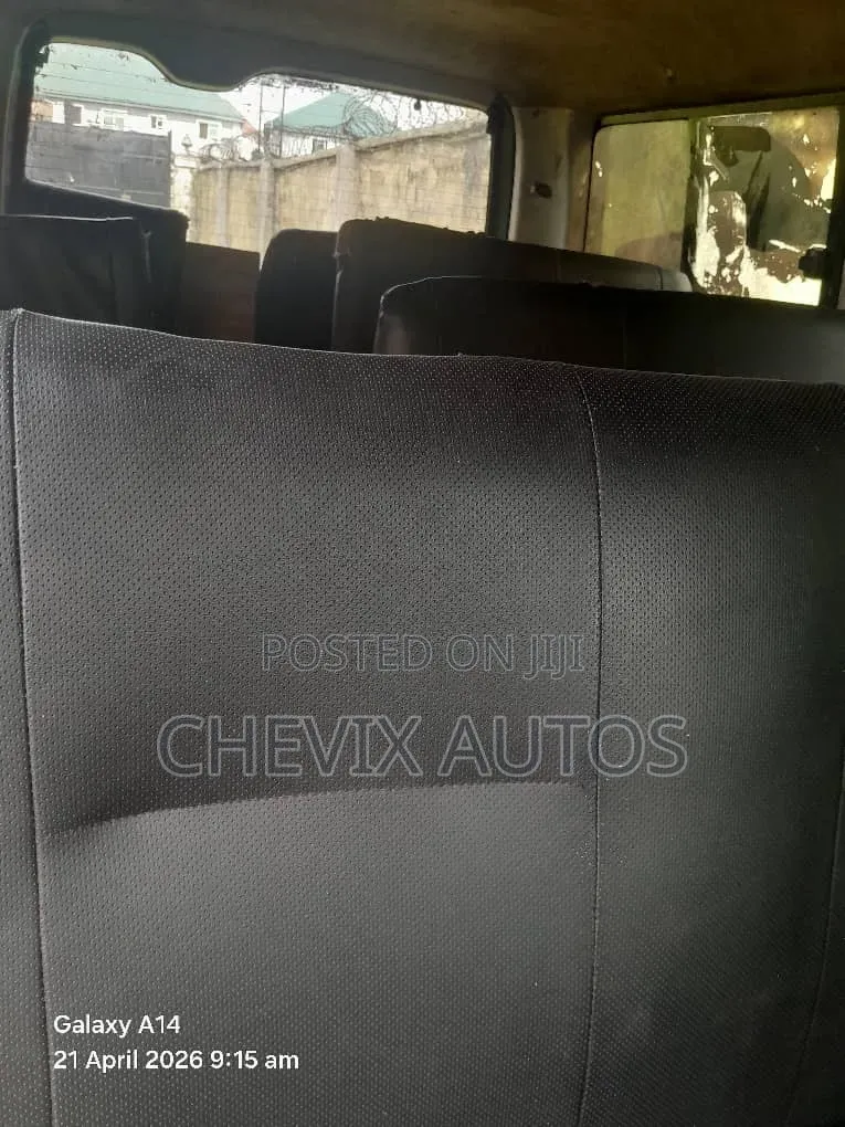 Toyota HiAce 2005 Black