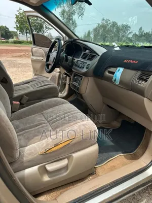Toyota Sienna CE & 1 hatch 2000 Silver