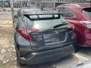 Toyota C-HR Limited 2022 Gray