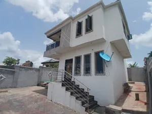 4bdrm Duplex in Akala-Expressway, for sale