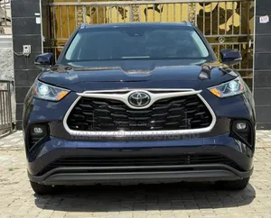Toyota Highlander XLE AWD 2020 Blue