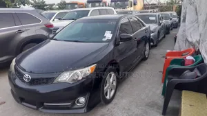Toyota Camry XLE 4dr Sedan (2.5L 4cyl 6A) 2013 Black