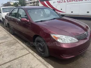 Toyota Camry LE 4dr Sedan (2.4L 4cyl 5M) 2004 Red