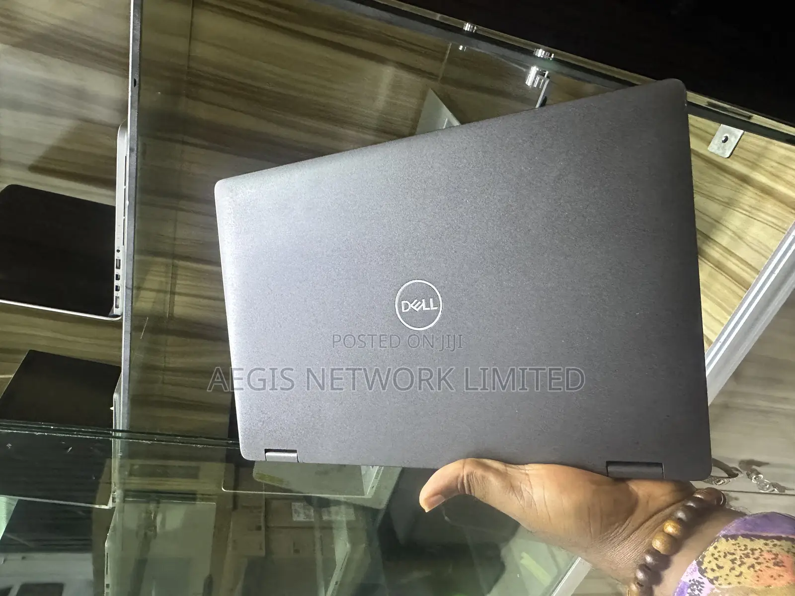 Laptop Dell Latitude 5300 2-in-1 8GB Intel Core Ultra 7 SSD 512GB