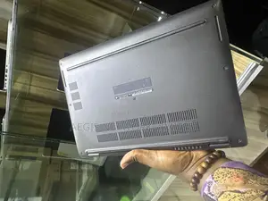 Laptop Dell Latitude 5300 2-in-1 8GB Intel Core Ultra 7 SSD 512GB