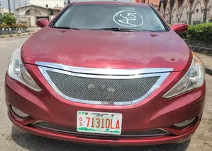 Hyundai Sonata 2010 Red