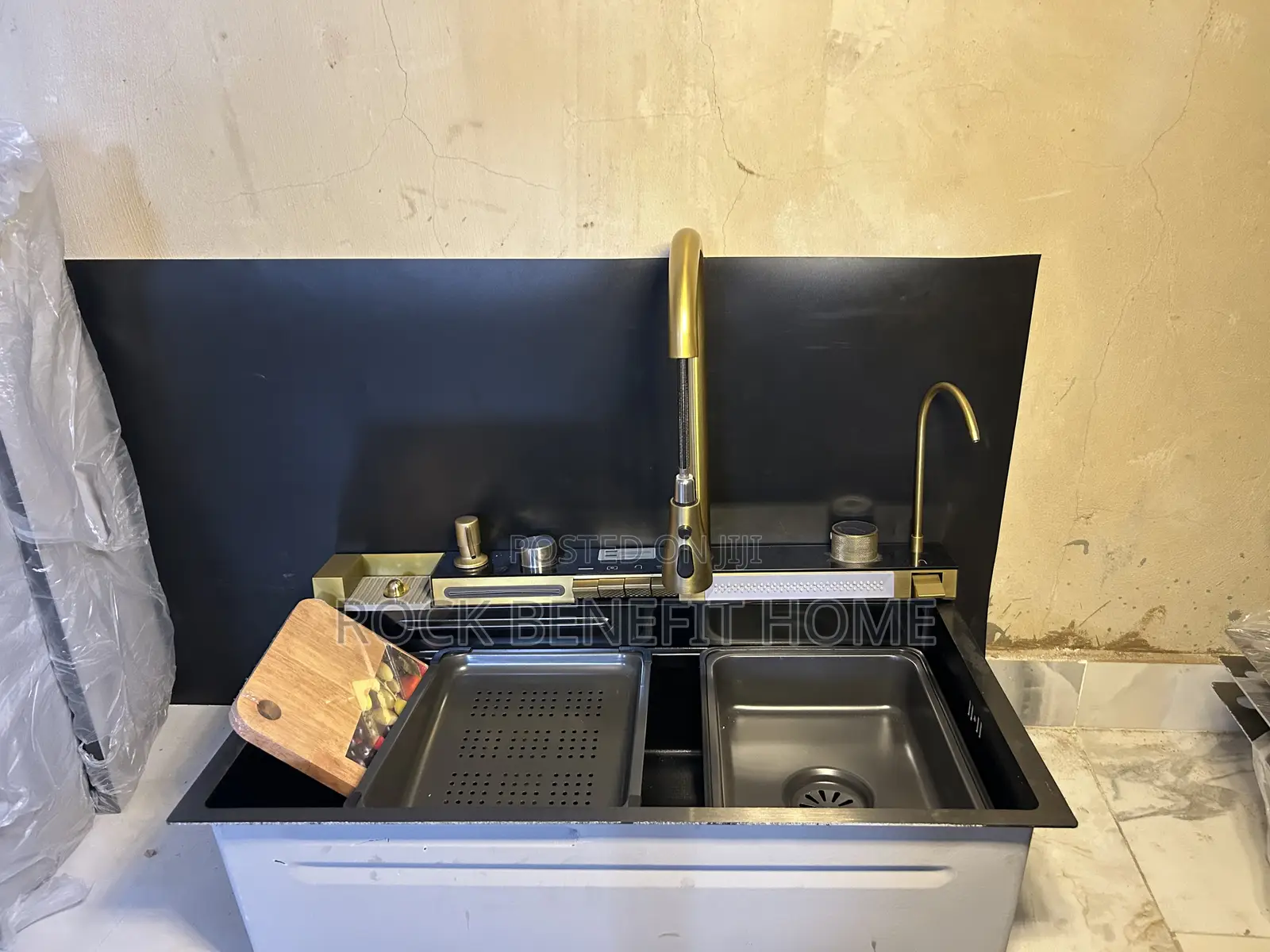 Piano Button Sink