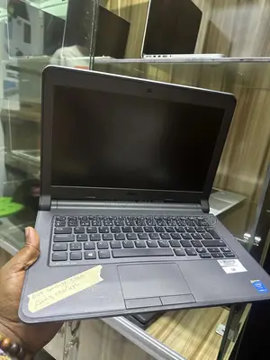 Laptop Dell Latitude 13 3340 4GB Intel Core i3 SSD 128GB