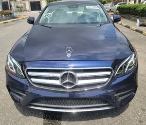 Mercedes-Benz E300 2018 Blue