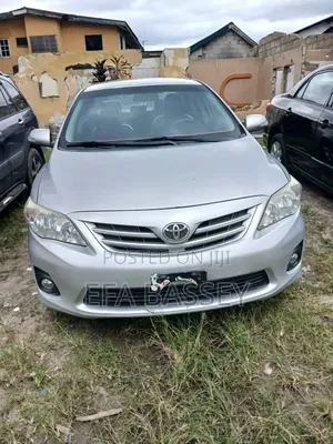 Toyota Corolla LE 4dr Sedan (1.8L 4cyl 4A) 2012 Silver