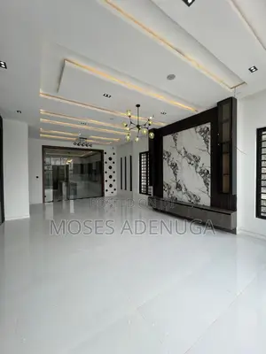 5bdrm Duplex in Ikota for sale
