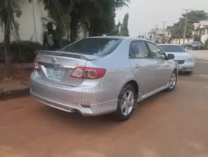 Toyota Corolla 2011 Silver