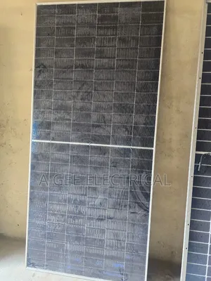 715w Jinko Solar Panel