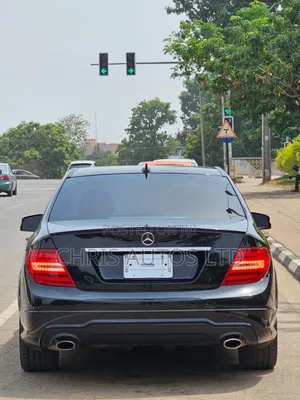 Mercedes-Benz C300 Sport 4Matic Sedan AWD (3.0L 6cyl 7A) 2012 Black