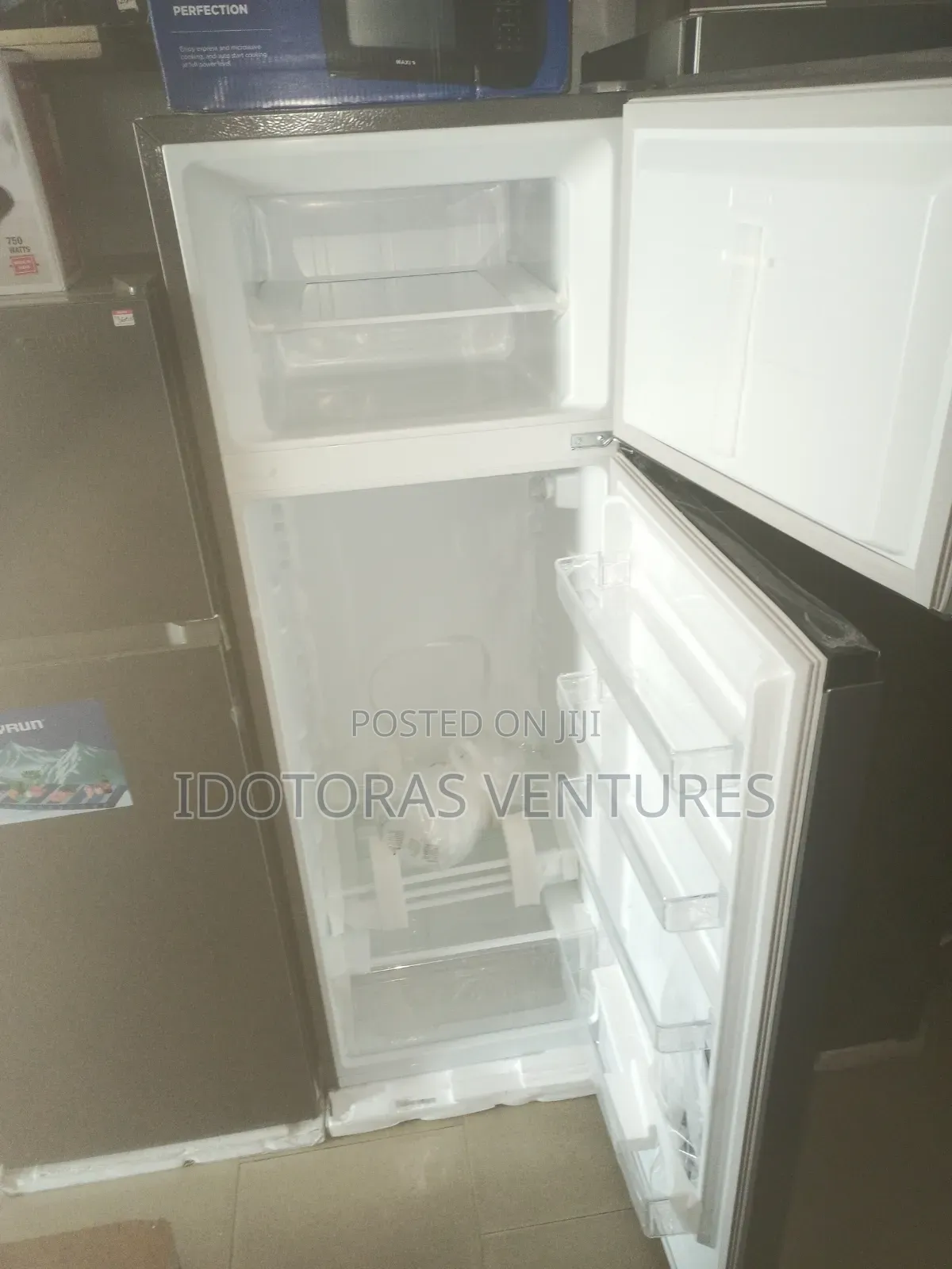 Hisense Double Door 240l