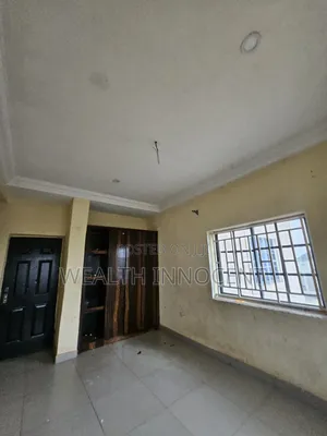 3bdrm Block of Flats in Area 1 for rent