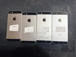 Apple iPhone SE 32 GB Silver