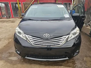 Toyota Sienna XLE Premium 8 Passenger (3.5L 6cyl 8A) 2017 Black