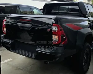 New Toyota Hilux 2025 Black