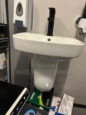 Wall Hung Basin and Pedestal for Bathroom and Dining