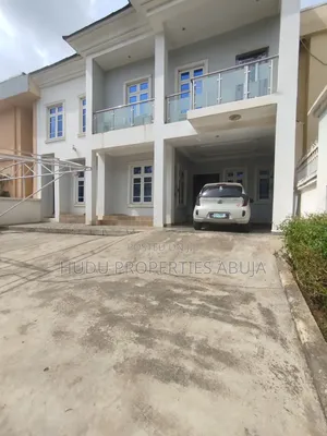 4bdrm Townhouse / Terrace in Apo Legislative, Zone B for rent