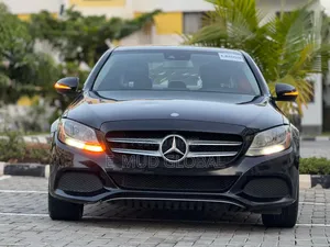 Mercedes-Benz C300 Luxury 4matic Sedan AWD (2.0L 4cyl 7A) 2017 Black