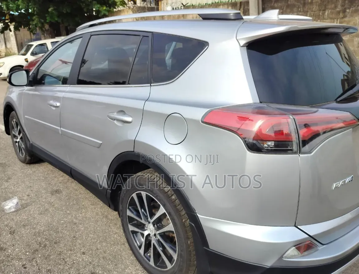 Toyota RAV4 SE AWD (2.5L 4cyl 6A) 2016 Silver