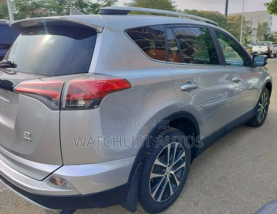 Toyota RAV4 SE AWD (2.5L 4cyl 6A) 2016 Silver