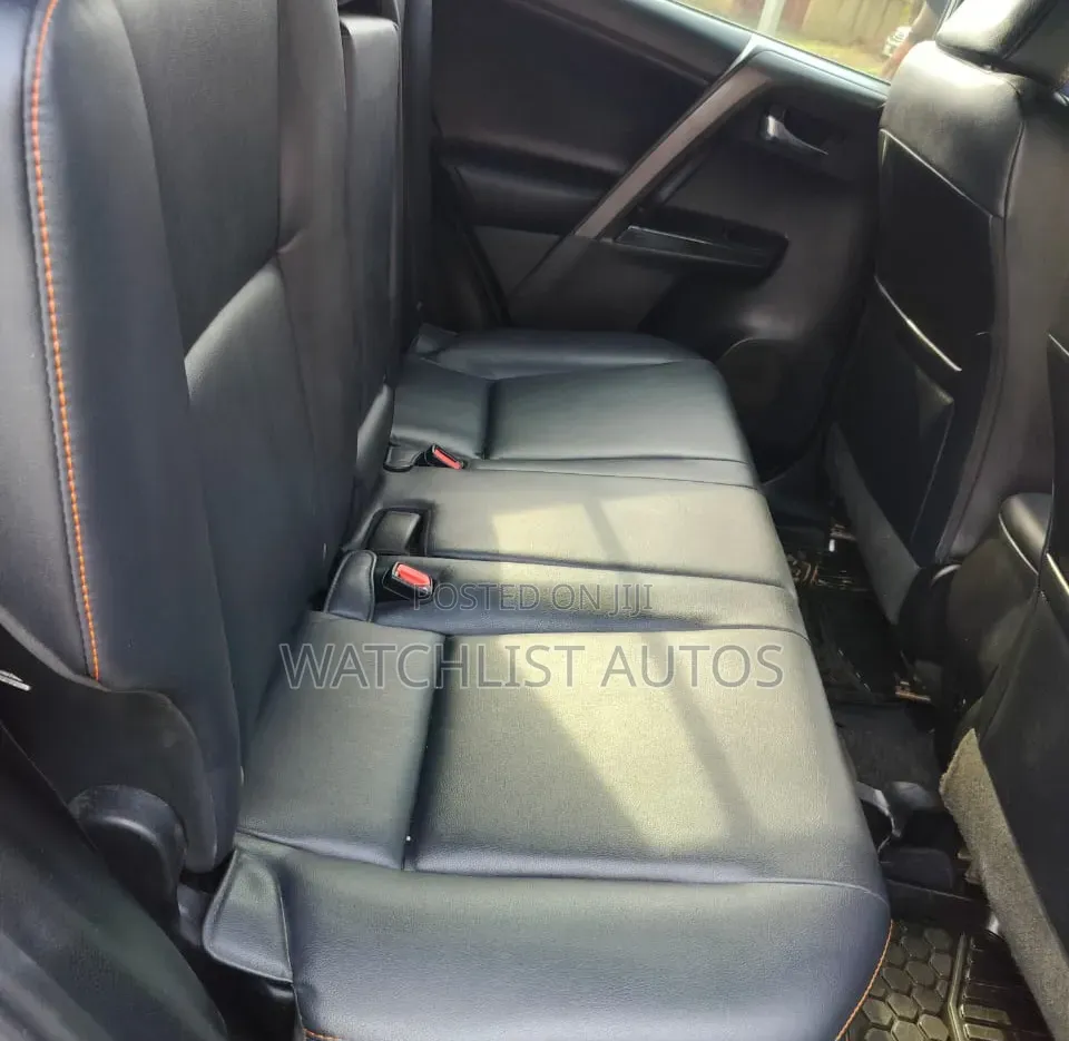Toyota RAV4 SE AWD (2.5L 4cyl 6A) 2016 Silver