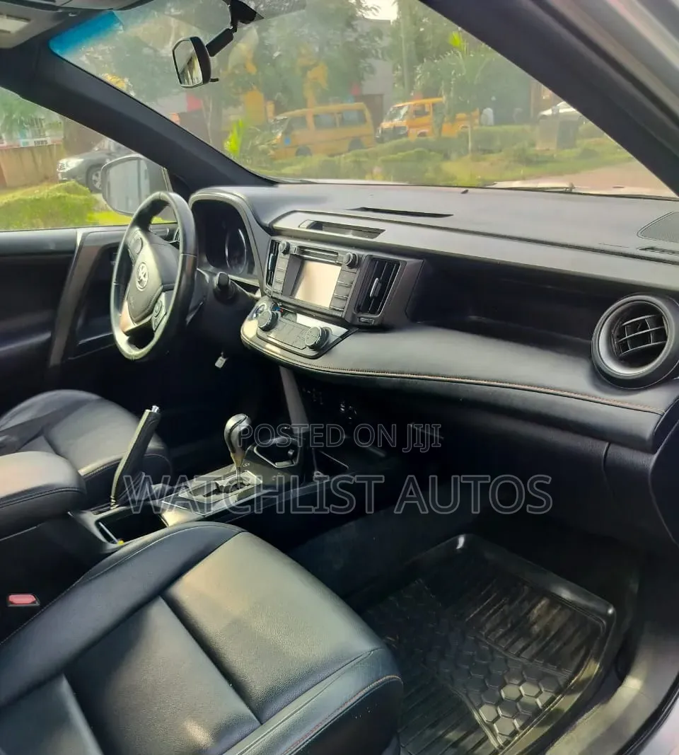 Toyota RAV4 SE AWD (2.5L 4cyl 6A) 2016 Silver