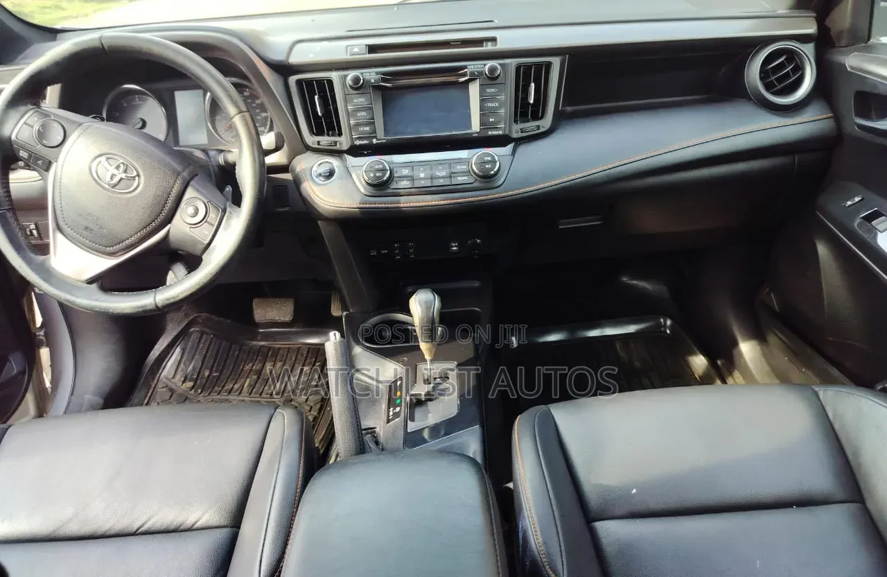 Toyota RAV4 SE AWD (2.5L 4cyl 6A) 2016 Silver