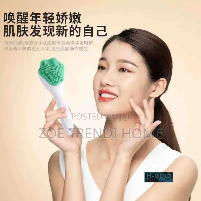 Original Face Brush