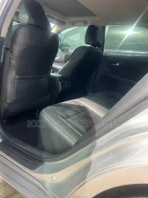 Toyota Camry XSE 4dr Sedan (3.5L 6cyl 6A) 2015 Silver