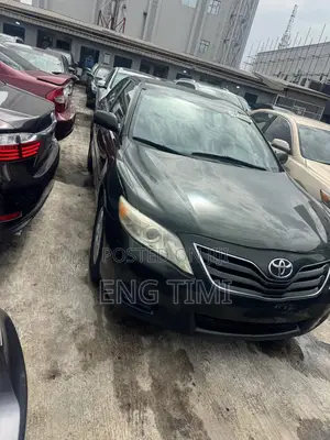 Toyota Camry Base 4dr Sedan (2.5L 4cyl 6M) 2010 Green
