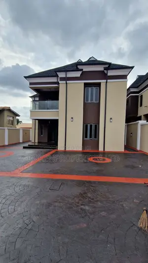 5bdrm Duplex in Oluyole Estate for sale
