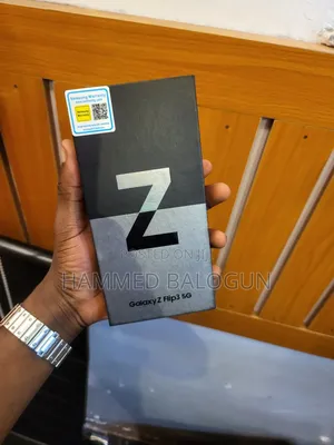 New Samsung Galaxy Z Flip3 5G 256 GB Black