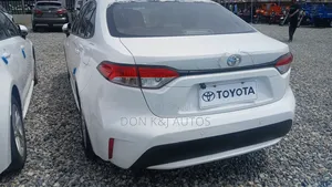 Toyota Corolla LE 2023 White