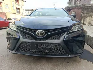 Toyota Camry 2018 Green