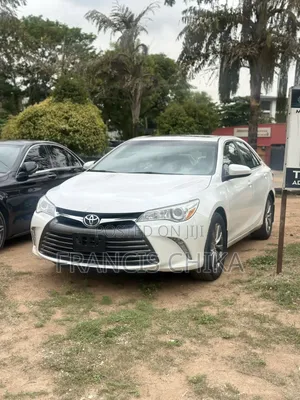Toyota Camry XLE 4dr Sedan (2.5L 4cyl 6A) 2016 White