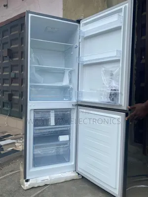 New Hisense Fridge 225 Litre Double Door With Bottom Freezer > 2 Yrs