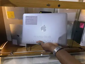 Laptop Apple MacBook Air 2015 4GB Intel Core i5 SSD 128GB