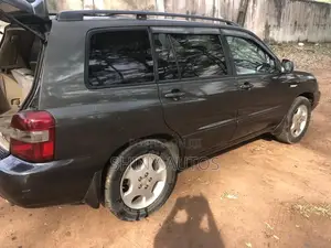 Toyota Highlander 2004 Green