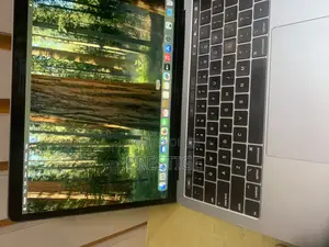 Laptop Apple MacBook Pro 2019 16GB Intel Core Ultra 7 SSD 512GB