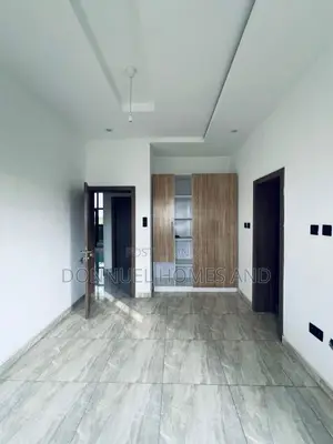 2bdrm Apartment in Off Lekki-Epe Expressway for rent