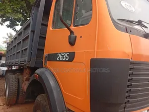 Mercedes-Benz Tipper Truck With Auxiliary