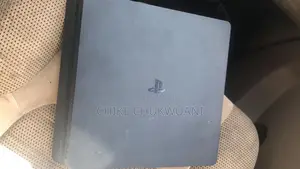 Playstation 4 Slim