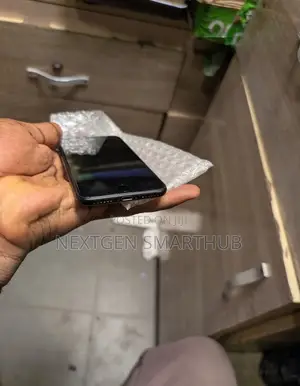 Apple iPhone SE (2020) 64 GB Black